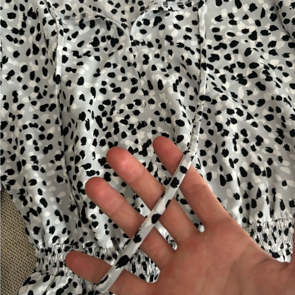 alfani tops blouses Size Petite Medium Animal Print Comfy Black/White Longsleeve - Picture 5 of 9